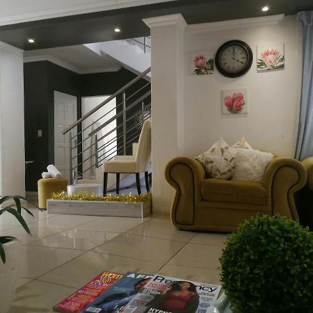 Sheadore Lodge And Beauty Spa Roodepoort Extérieur photo